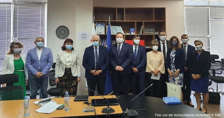Tschechischer stellvertretender Gesundheitsminister, Wirtschaftsdelegation besucht Georgien, um über die Zusammenarbeit im medizinischen Bereich zu diskutieren
