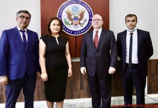Der Stellvertretende Staatssekretär für europäische und eurasische Angelegenheiten traf sich mit Vertretern der Zivilgesellschaft in Aserbaidschan