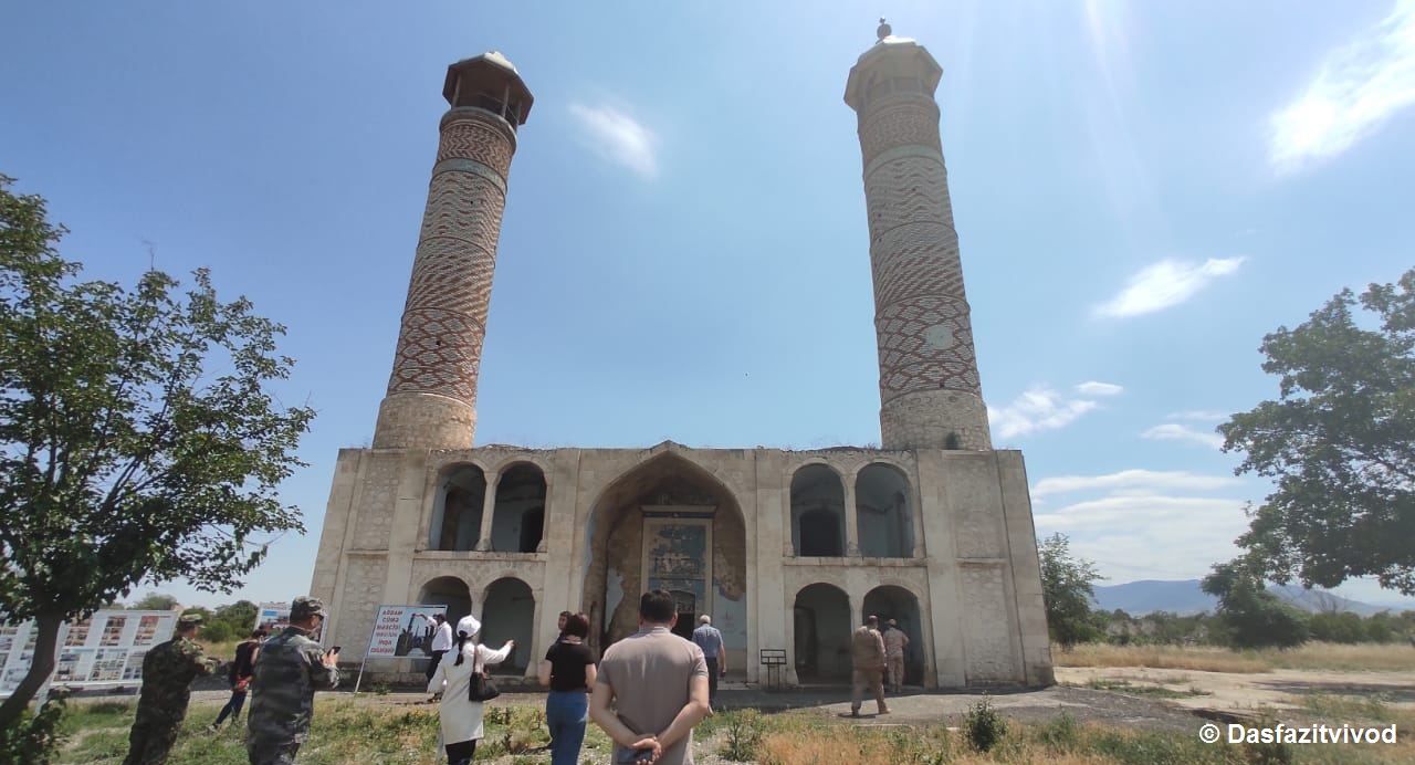 Wir hoffen, dass die UNESCO zu den zahlreichen Fakten der Zerstörung historischer und kultureller Denkmäler Aserbaidschans durch Armenien nicht schweigen wird - Anar Kerimov