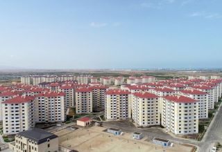 Übergabe von Wohnungen und Fahrzeugen an Märtyrer-Familien, Kriegsinvaliden und Helden des Vaterländischen Krieges
Präsident Ilham Aliyev und First Lady Mehriban Aliyeva nehmen an Zeremonie teil