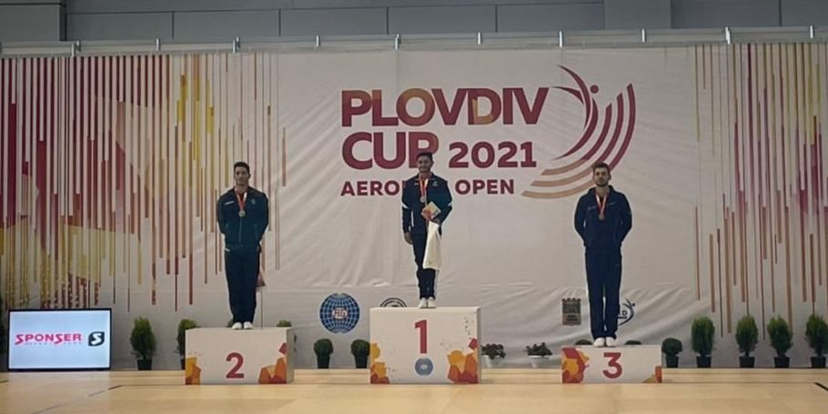 Aserbaidschanischer Turner gewann eine Medaille bei Wettbewerben in Bulgarien