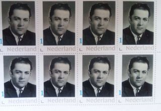 Die Briefmarke wurde in den Niederlanden ausgestellt, die Rashid Behbudov gewidmet sind