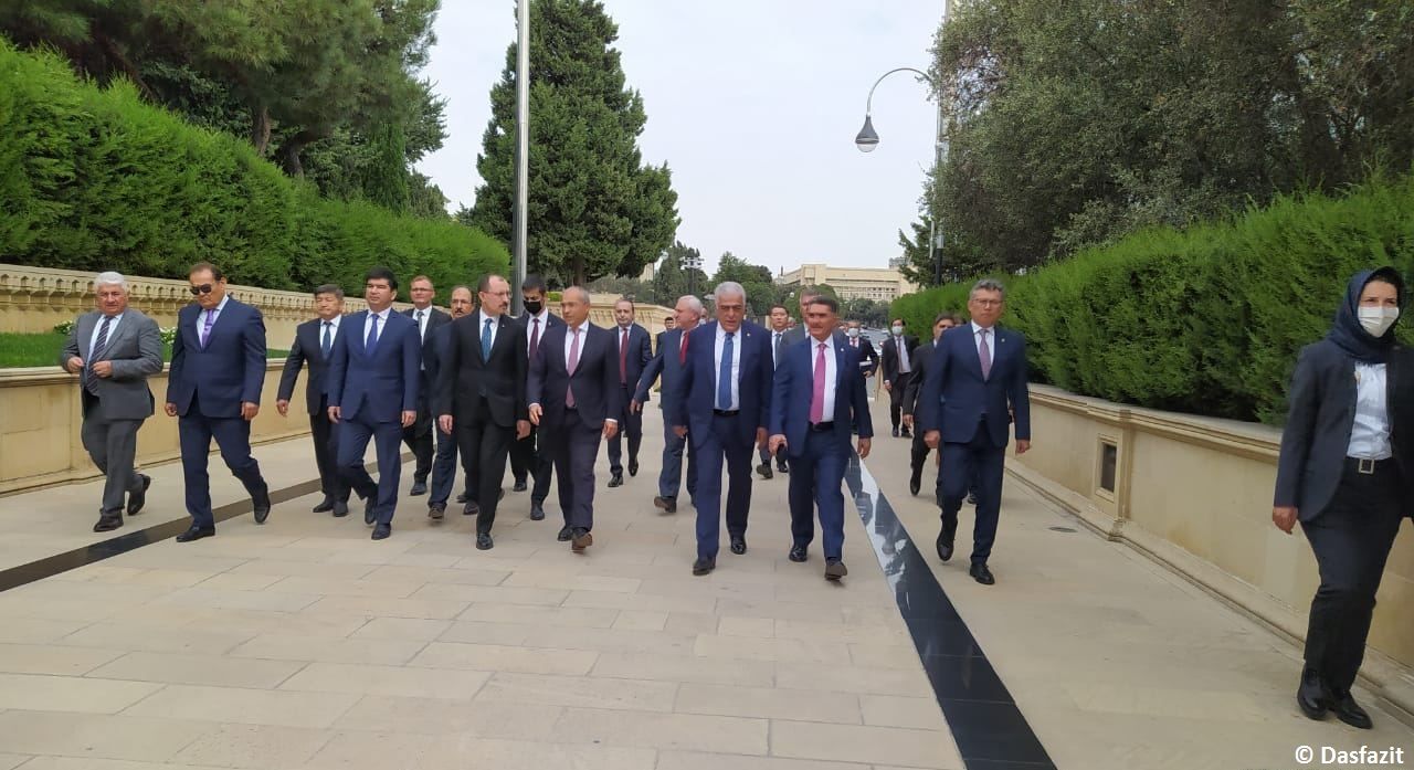 Wirtschafts- und Handelsminister der Länder des Türkischen Rates besuchten die Märtyrer Allee in Baku