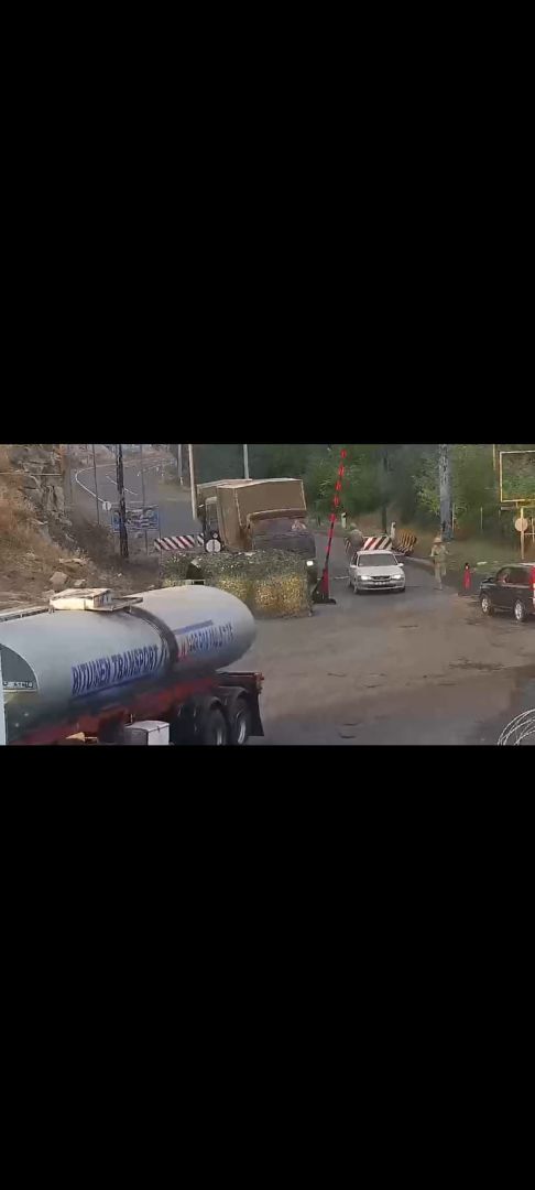Die iranische LKWs transportieren den Schmuggel illegal nach Karabach - Gallery Image