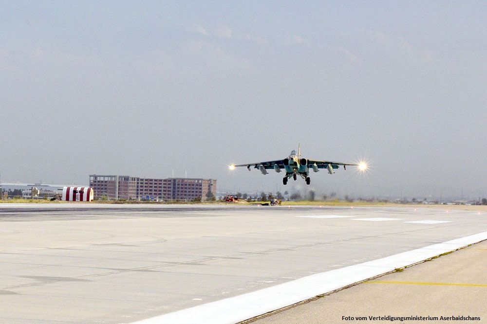 Militärpiloten von Aserbaidschan und der Türkei setzen gemeinsame taktische Flugtrainings fort - Gallery Image