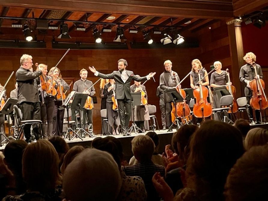 Ein Dirigent aus Karabach leitete das Orchester des legendären Gidon Kremer beim Kremerata Baltica Festival