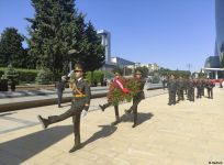 Anlässlich des 103. Jahrestages der Befreiung der Stadt Baku von der bolschewistisch-dashnakischen Besatzung findet ein Marsch statt (Foto) - Gallery Thumbnail