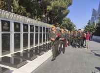 Anlässlich des 103. Jahrestages der Befreiung der Stadt Baku von der bolschewistisch-dashnakischen Besatzung findet ein Marsch statt (Foto) - Gallery Thumbnail