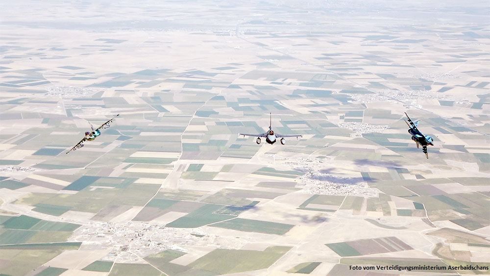Militärflugzeuge von Aserbaidschan und der Türkei führten im Rahmen gemeinsamer Trainings Kampfeinsätze durch (Foto/Video) - Gallery Image