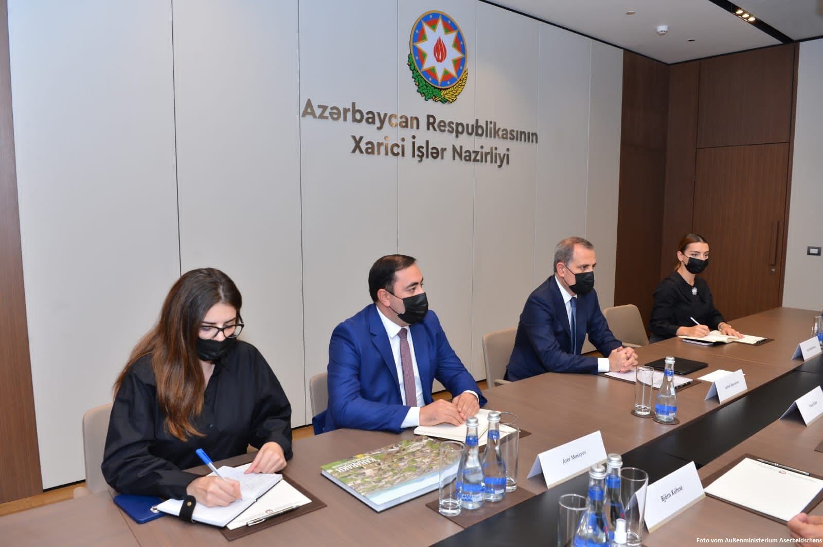 Der aserbaidschanische Außenminister Jeyhun Bayramov hat mit dem EU-Sonderbeauftragten für den Südkaukasus Toivo Klaar über die Lage in der Region gesprochen - Gallery Image