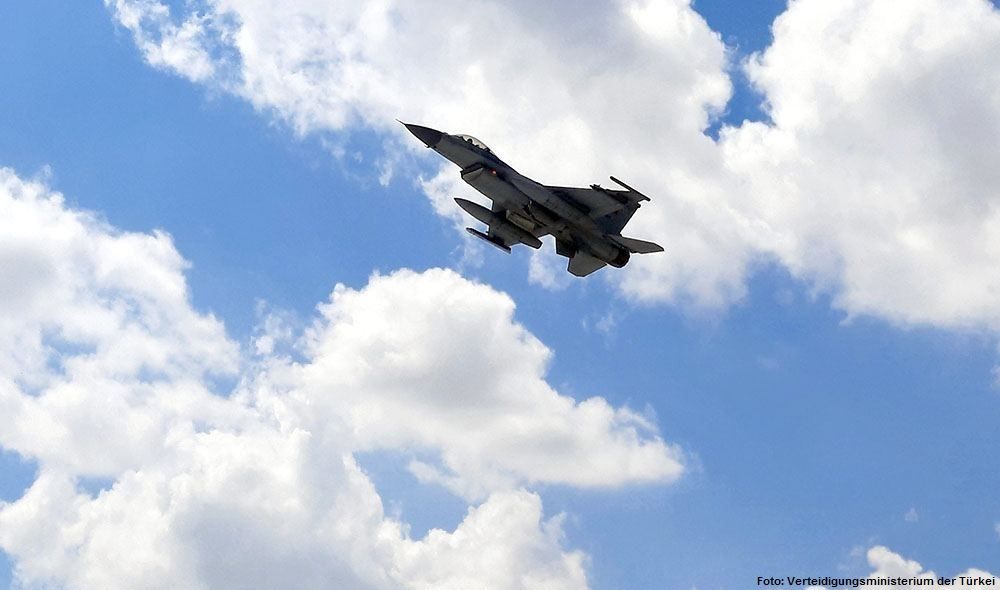 Türkische Luftwaffe neutralisiert 3 PKK-Terroristen im Nordirak