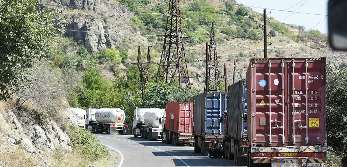 Drogen aus einem iranischen Lkw auf dem Weg nach Armenien durch Aserbaidschan gefunden