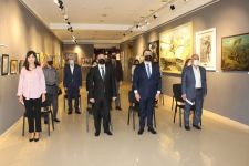 Gemälde und Skulpturen zum Gedenken an die aserbaidschanische Helden des 44-tägigen Karabach Krieges - Gallery Thumbnail