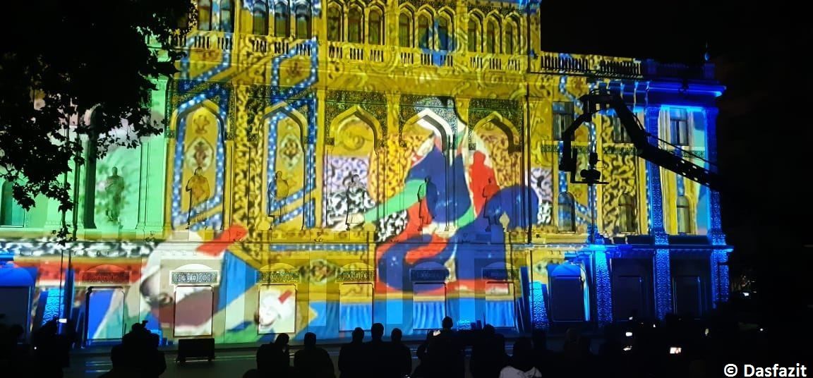 Erstaunliche audiovisuelle 3D-Show in Baku! "Festival des Lichts. Nizami Ganjavi" hat begonnen - Gallery Image