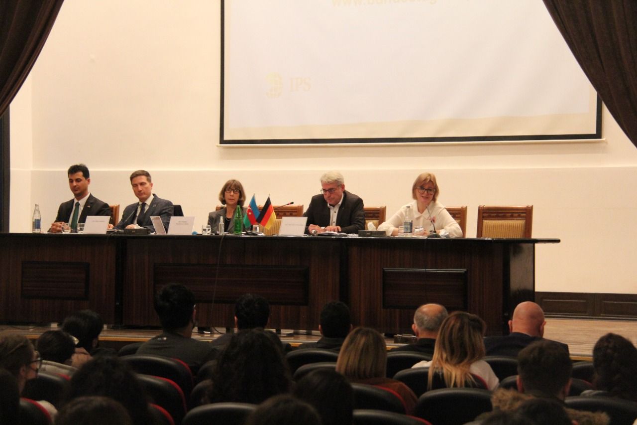 Bundestag: Jugendliche aus den südkaukasischen Staaten 
lernen den Gesetzgebungsprozess kennen - Gallery Image