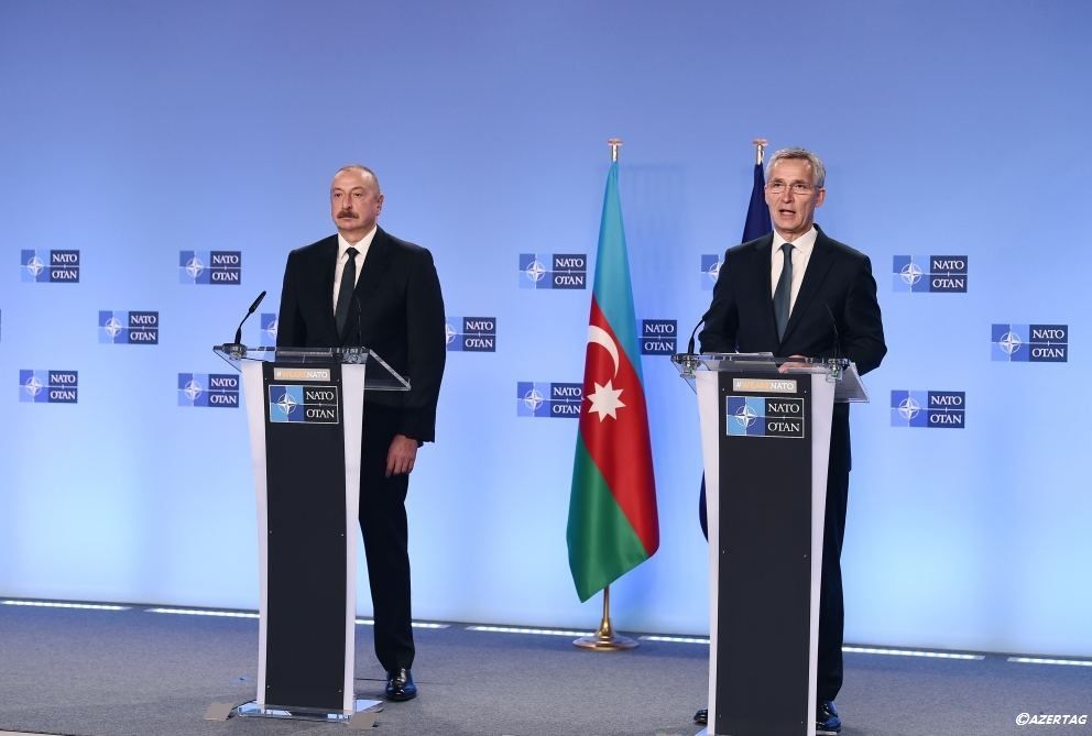 NATO-Generalsekretär Jens Stoltenberg rief Präsident von Aserbaidschan Ilham Aliyev an