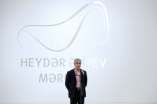 Ausstellung "Dankbarkeit" der brasilianischen Künstlerin Nina Pandolfo in Baku - Gallery Thumbnail