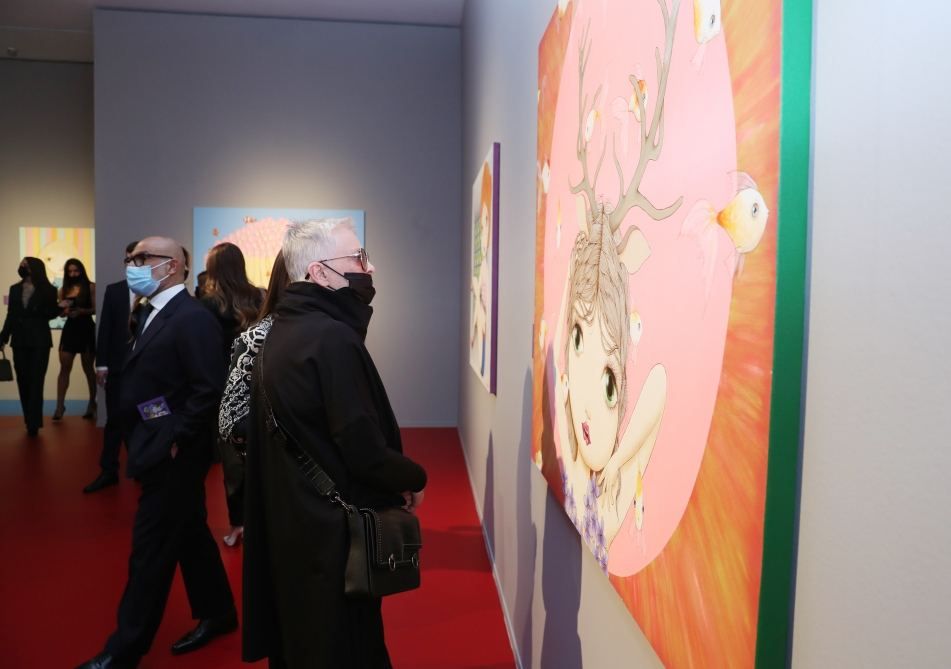 Ausstellung "Dankbarkeit" der brasilianischen Künstlerin Nina Pandolfo in Baku - Gallery Image