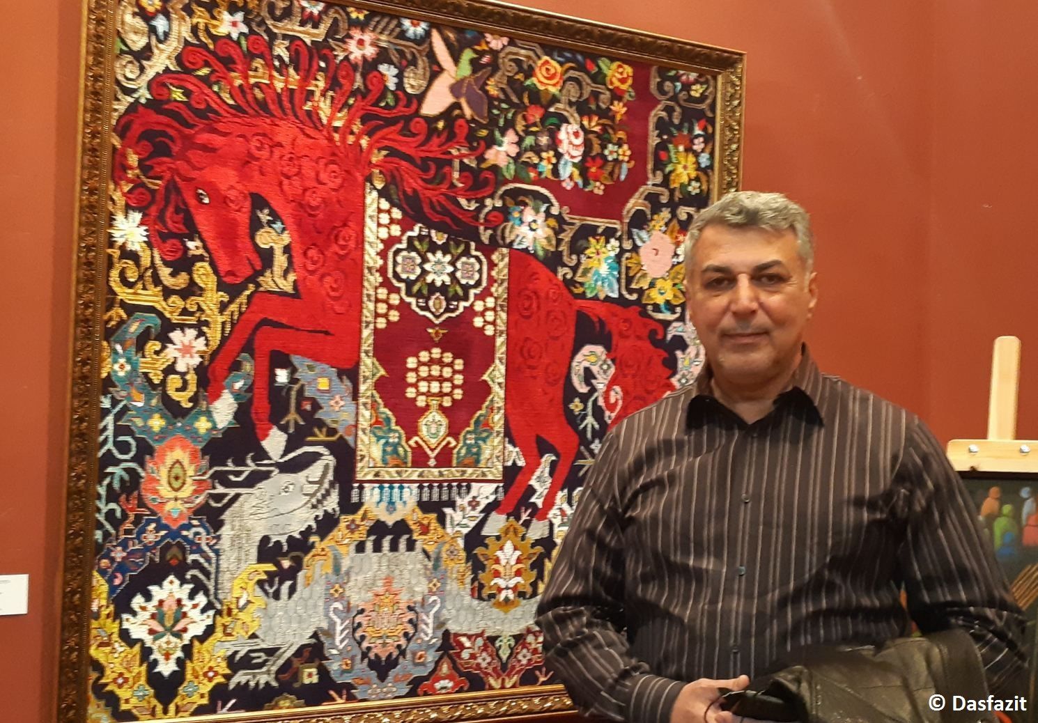 Teppichmuster eines aserbaidschanischen Künstlers werden in der Ukraine präsentiert