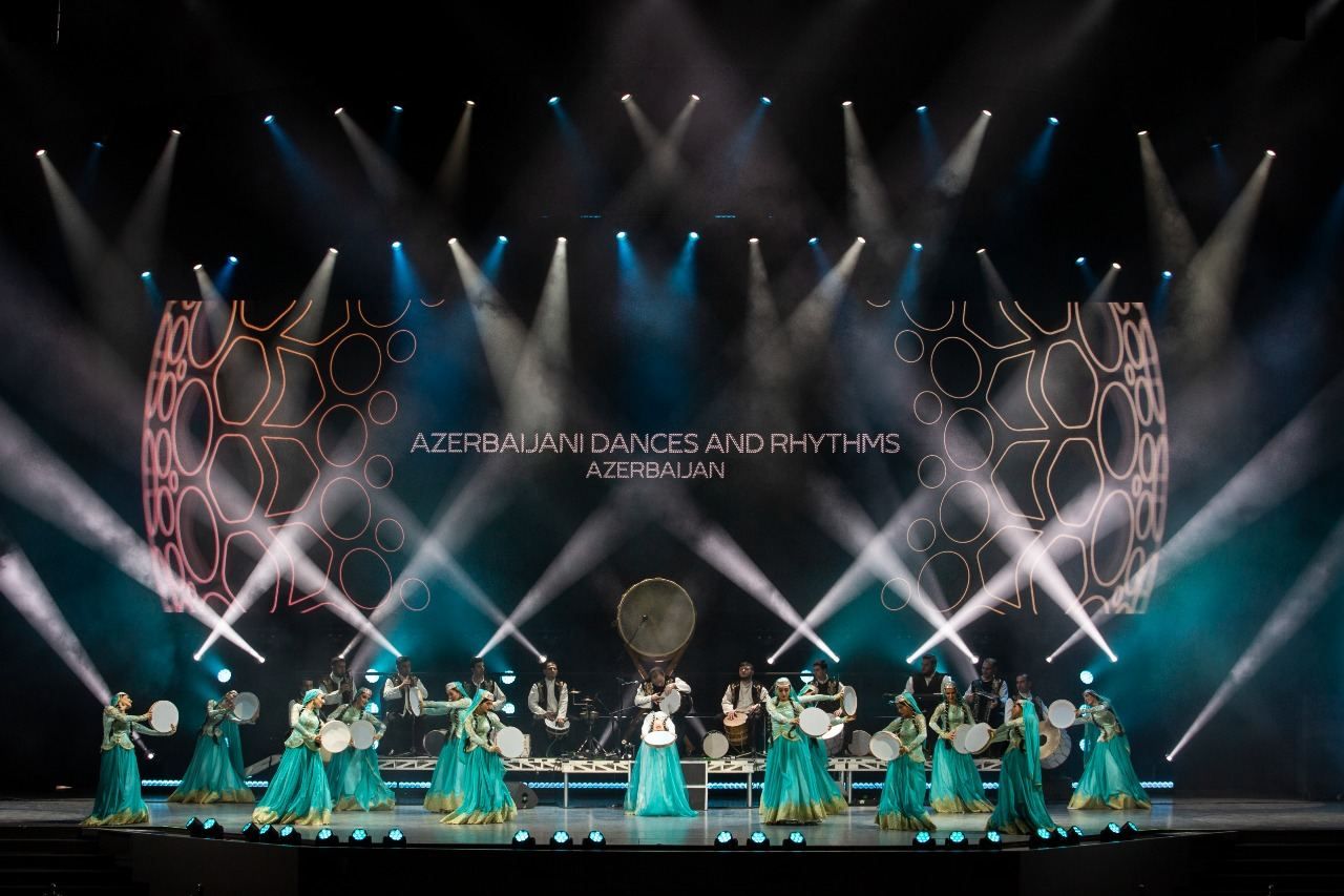 Aserbaidschanische Tänze und Rhythmen auf der Dubai Expo 2020