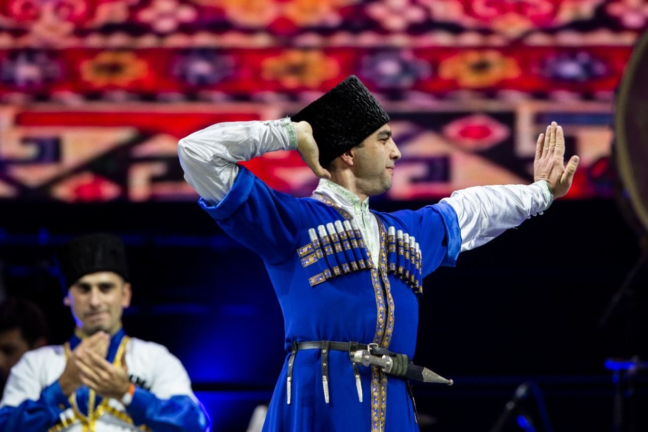 Aserbaidschanische Tänze und Rhythmen auf der Dubai Expo 2020 - Gallery Image