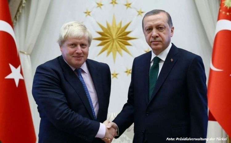Erdogan und Johnson diskutieren bilaterale Zusammenarbeit