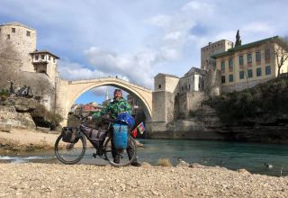 Moderner Derwisch aus Aserbaidschan in Sarajevo