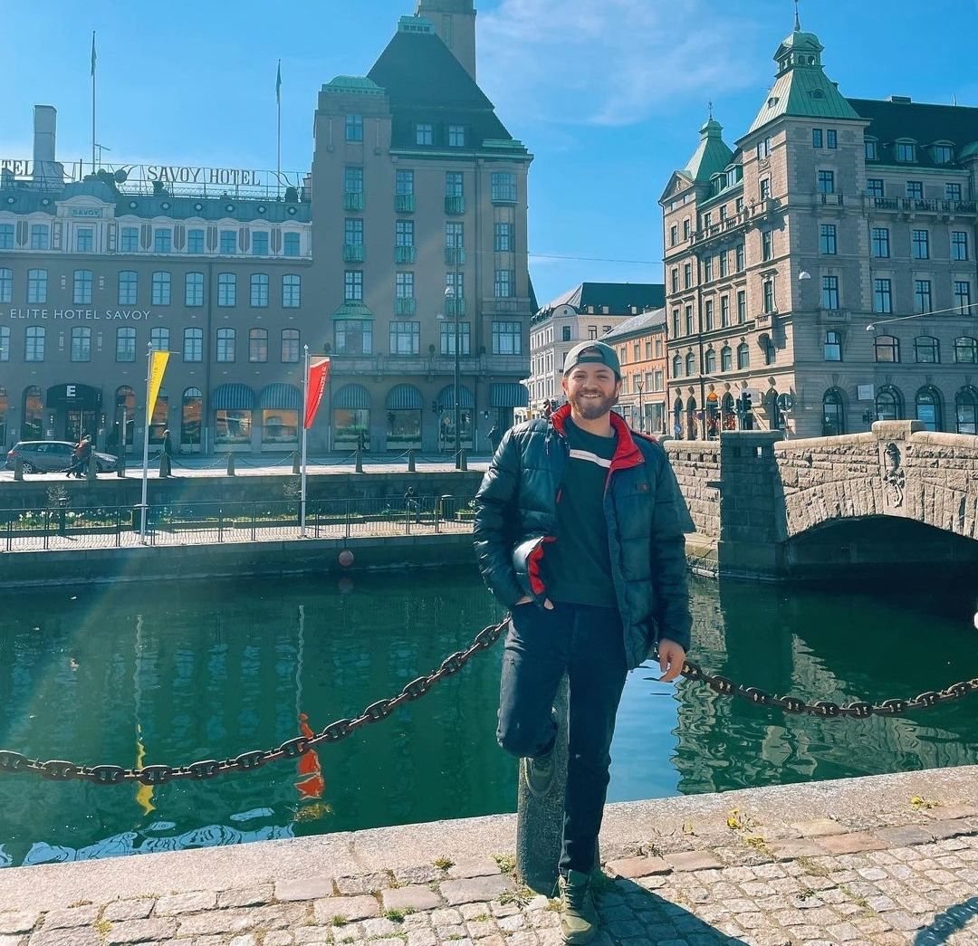 Eurovision 2022: Der aserbaidschanische Vertreter Nadir Rustamli beginnt mit den Proben in Dänemark