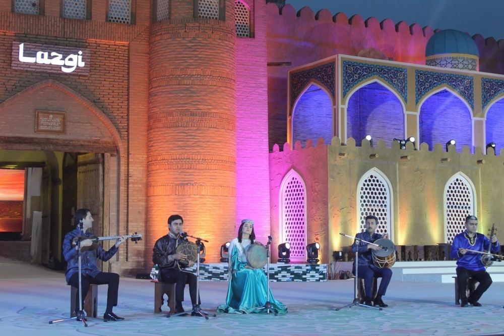In Usbekistan findet das erste Internationale Tanzfestival „Lazgi“ statt