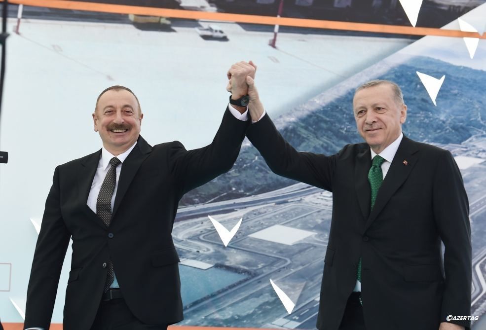 Präsidenten Aserbaidschans und der Türkei treffen sich in Rize