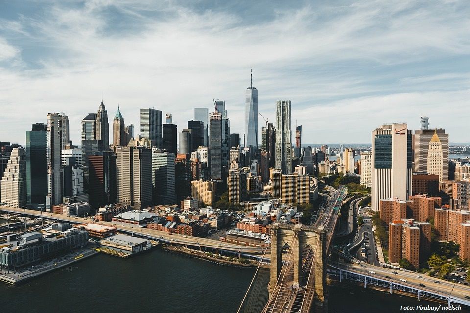 Gewicht der Wolkenkratzer lässt New York City tiefer unter Wasser sinken