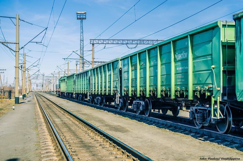 Pro Monat werden 10 Containerzüge von Kasachstan nach Aserbaidschan fahren