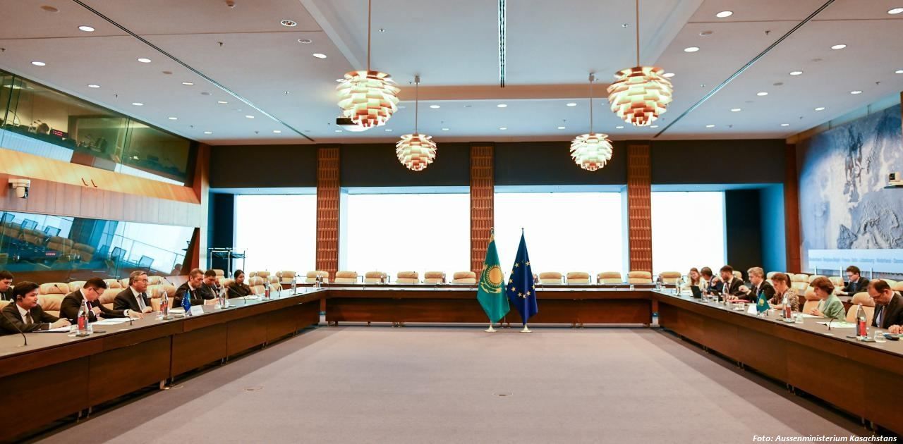EU und Kasachstan führen eine umfassende Überprüfung aktueller Fragen der bilateralen Zusammenarbeit durch
