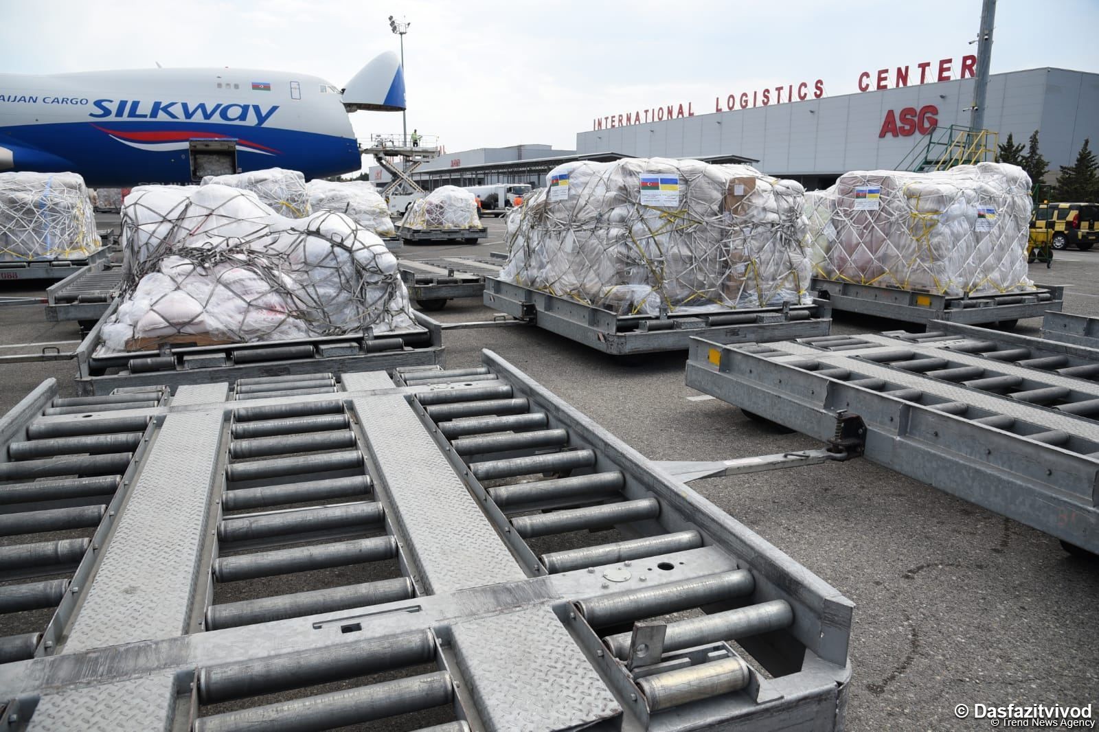 Eine weitere Ladung humanitärer Hilfe wird von Aserbaidschan in die Ukraine geschickt (FOTO) - Gallery Image