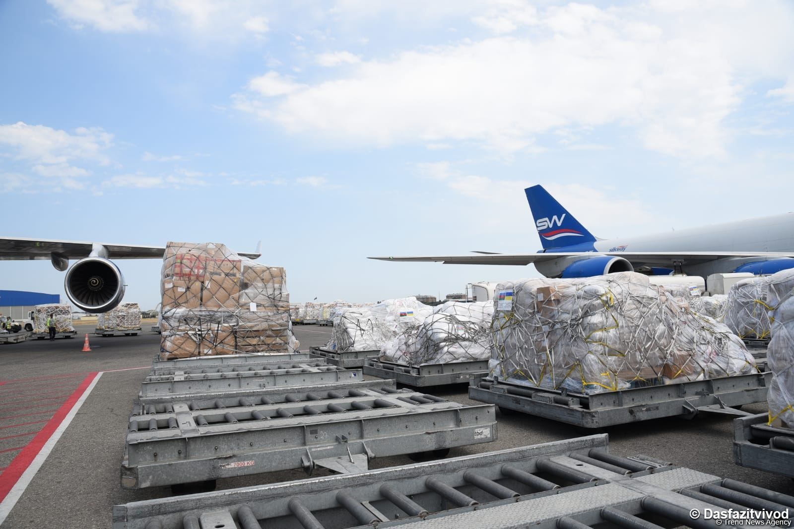 Eine weitere Ladung humanitärer Hilfe wird von Aserbaidschan in die Ukraine geschickt (FOTO) - Gallery Image