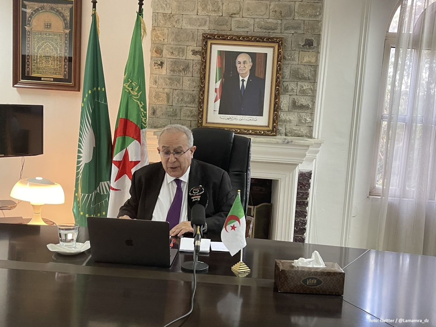 Algerischer Außenminister besucht Aserbaidschan