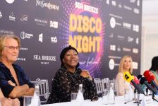 Größte Discostars der 80er versammeln sich an der kaspischen Küste [FOTO] - Gallery Thumbnail
