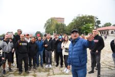 Ausländer werden Zeuge der Folgen des armenischen Vandalismus in der aserbaidschanischen Stadt Schuscha - Gallery Thumbnail