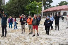 Ausländer werden Zeuge der Folgen des armenischen Vandalismus in der aserbaidschanischen Stadt Schuscha - Gallery Thumbnail