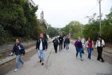 Ausländer werden Zeuge der Folgen des armenischen Vandalismus in der aserbaidschanischen Stadt Schuscha - Gallery Thumbnail