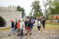 Ausländer werden Zeuge der Folgen des armenischen Vandalismus in der aserbaidschanischen Stadt Schuscha - Gallery Thumbnail