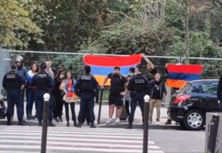 Radikale armenische Gruppe versucht, aserbaidschanisches Kulturzentrum in Frankreich anzugreifen (VIDEO)