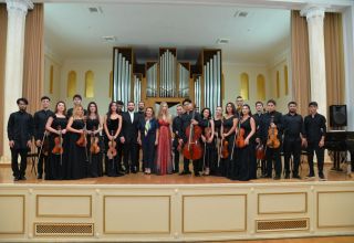 Deutsch-russischer Pianist begeistert das Publikum in Baku [FOTO]
