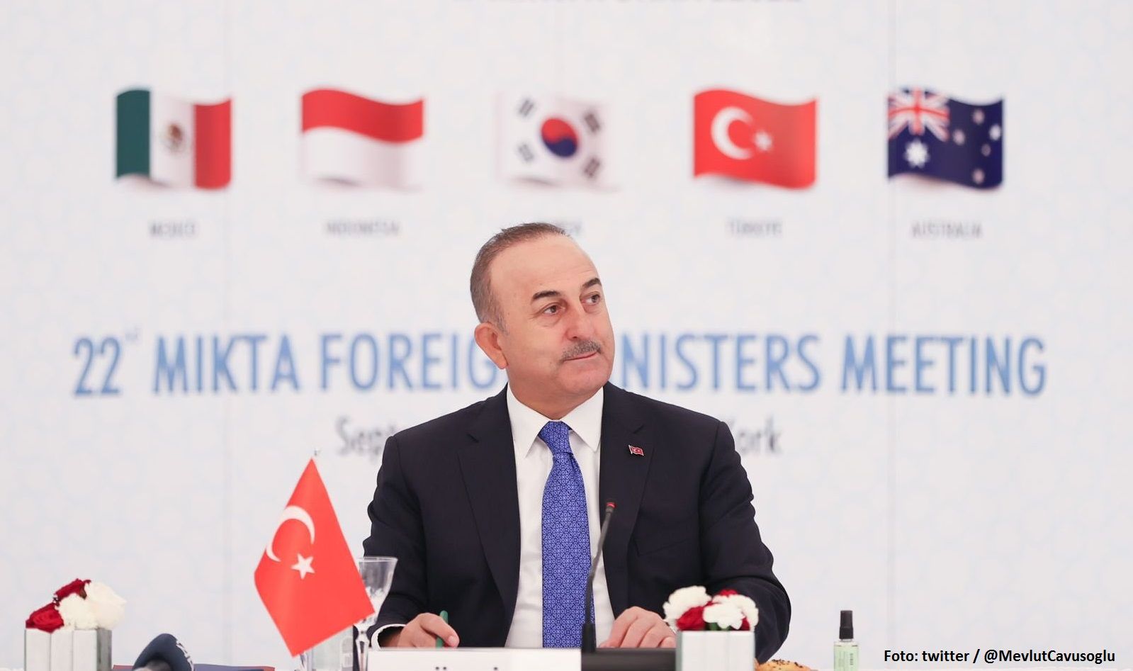 Türkiye unternimmt Schritte zur Wiederherstellung der Seidenstraße gemeinsam mit Aserbaidschan - Außenminister