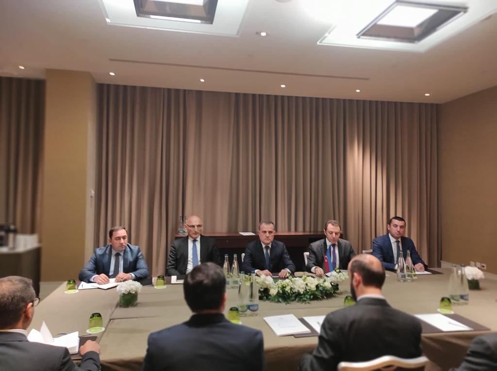 Aserbaidschanische und armenische Außenminister treffen sich in Genf (PHOTO) - Gallery Image