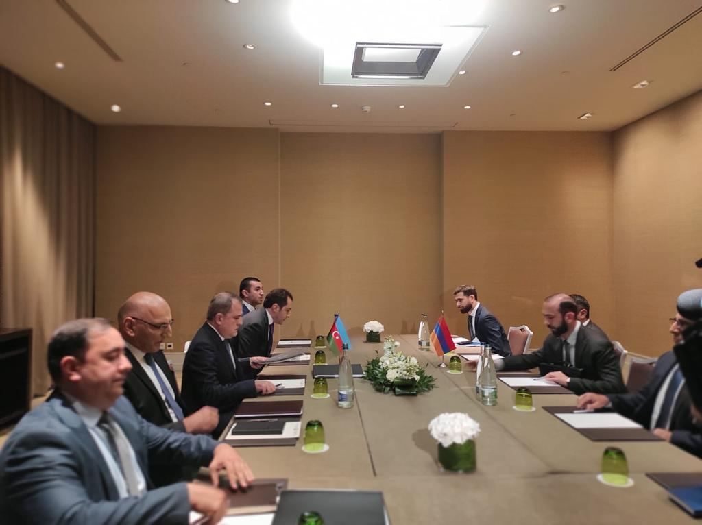 Aserbaidschanische und armenische Außenminister treffen sich in Genf (PHOTO) - Gallery Image