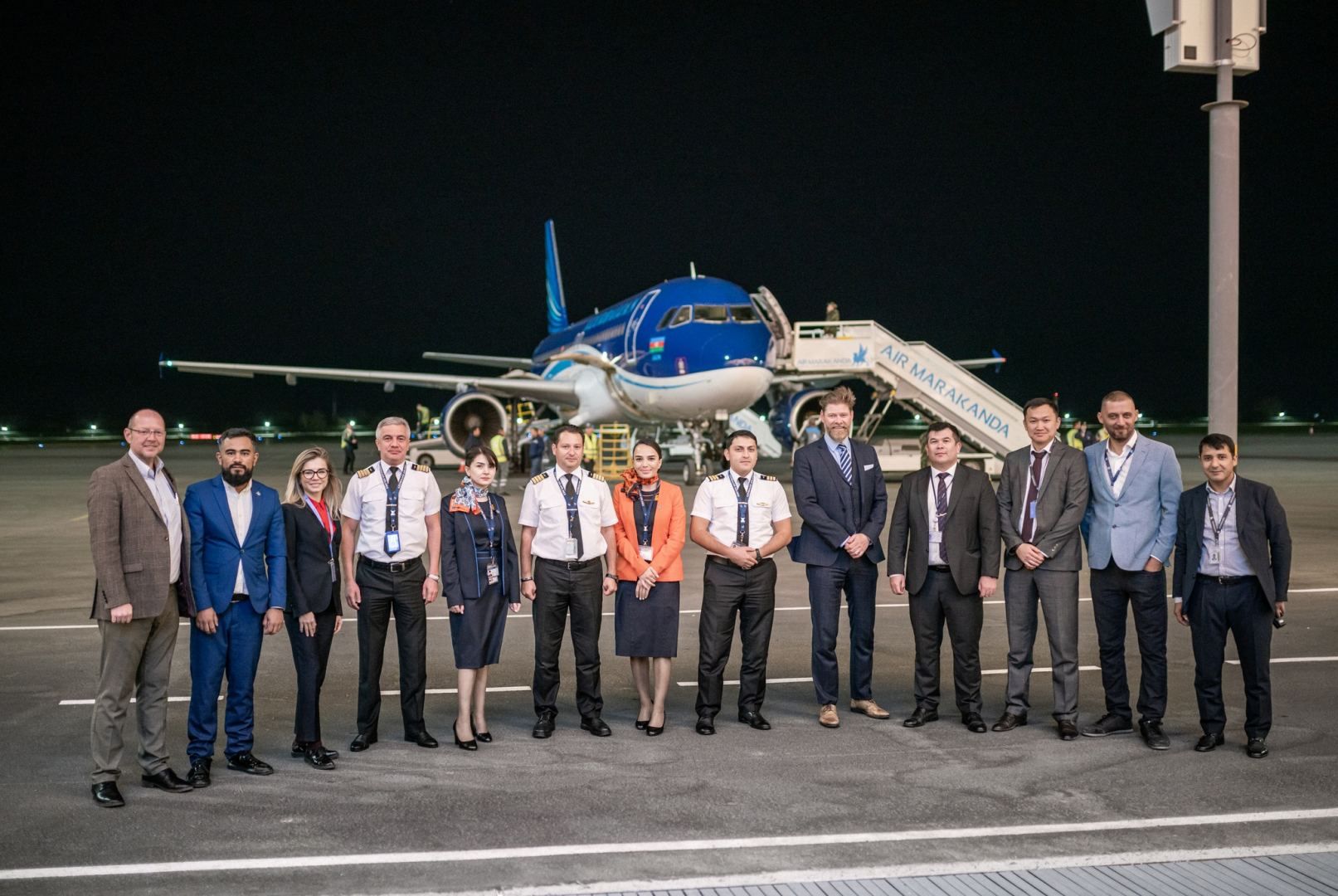 Erster AZAL-Flug landet in Samarkand (FOTO) - Gallery Image