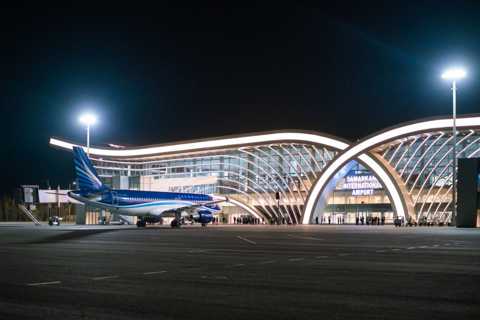 Erster AZAL-Flug landet in Samarkand (FOTO) - Gallery Image