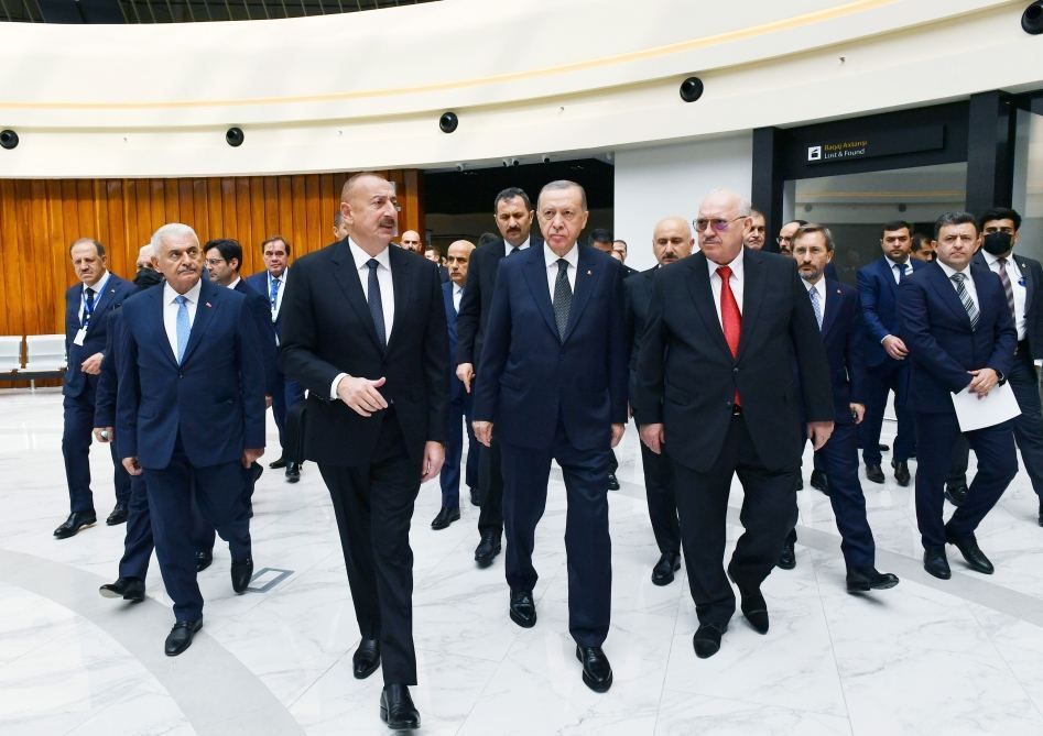 Türkischer Präsident Recep Tayyip Erdogan traf zu einem offiziellen Besuch in Aserbaidschan ein - Erstes offizielles Treffen am internationalen Flughafen Zangilan (FOTO/VIDEO) - Gallery Image