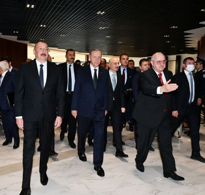 Türkischer Präsident Recep Tayyip Erdogan traf zu einem offiziellen Besuch in Aserbaidschan ein - Erstes offizielles Treffen am internationalen Flughafen Zangilan (FOTO/VIDEO) - Gallery Image